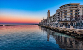 Maison 32 - Luxury Suite con Jacuzzi e Cucina - Bari Central Station